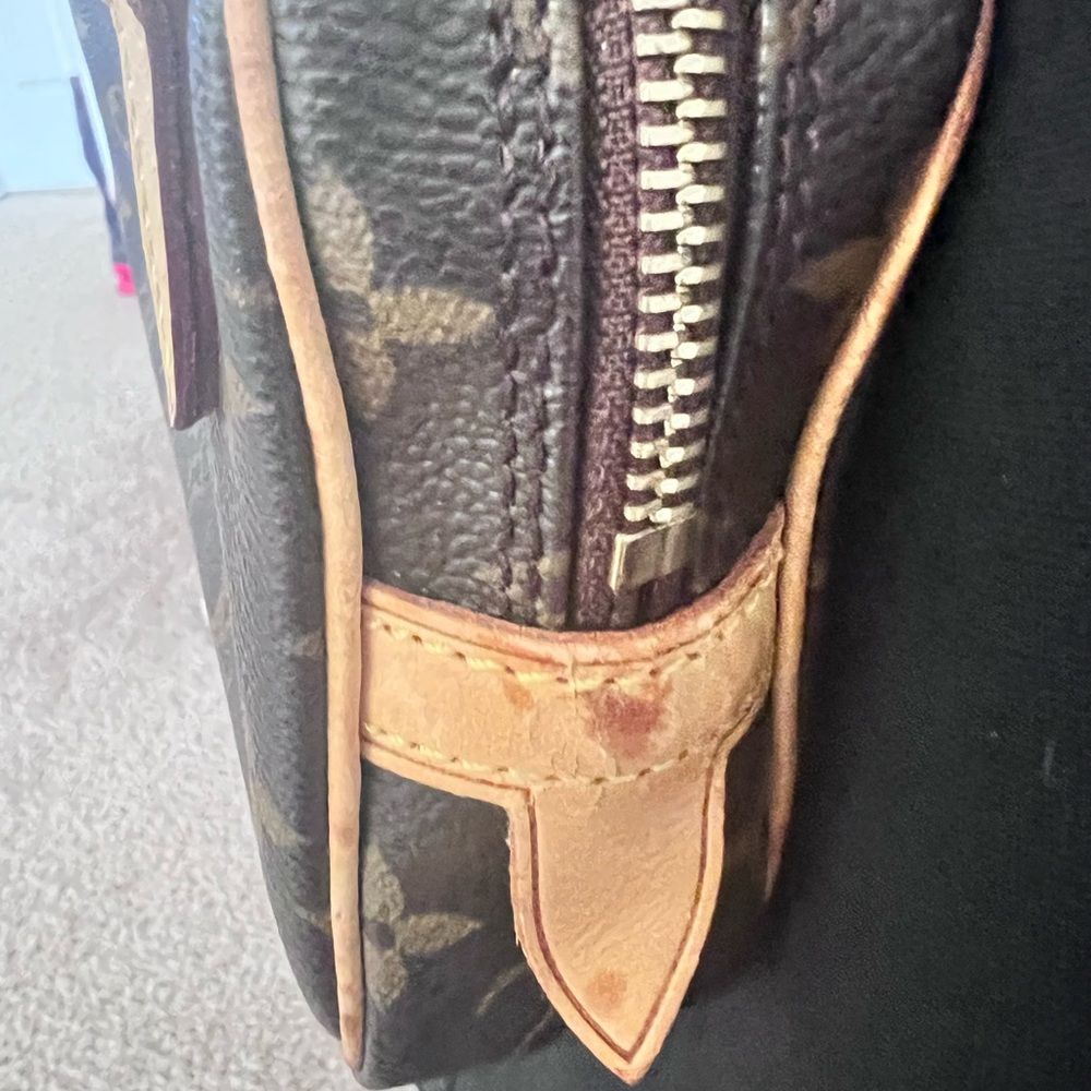 Louis Vuitton Brown Monogram Crossbody Bag - Picture 5 of 14